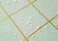 瓷磚縫隙污垢多，如何清理成難題